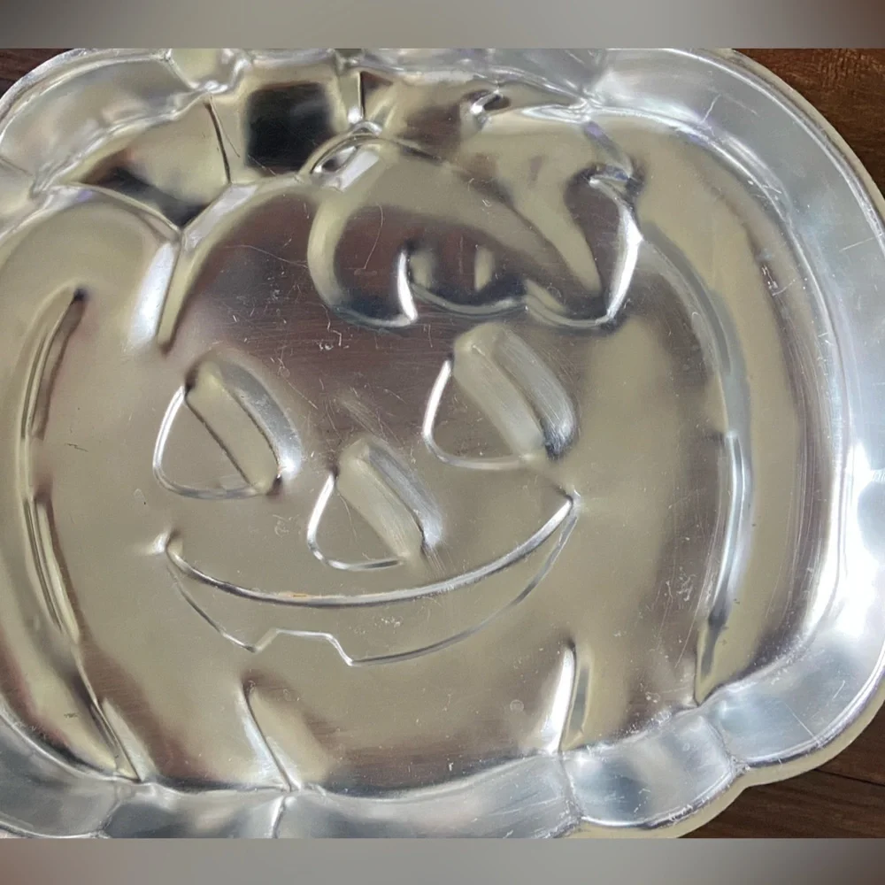 Vintage 1989 WILTON Scarecrow, Pumpkin, & Ghost Cake Baking Pans Lot Of 3